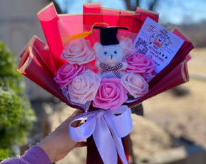 graduation bear with rose bouquet 